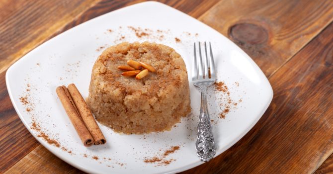 İRMİK HELVASI (MANDALİNALI)